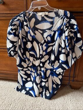 LOFT Navy, White & Blue Abstract Puff Sleeve Top